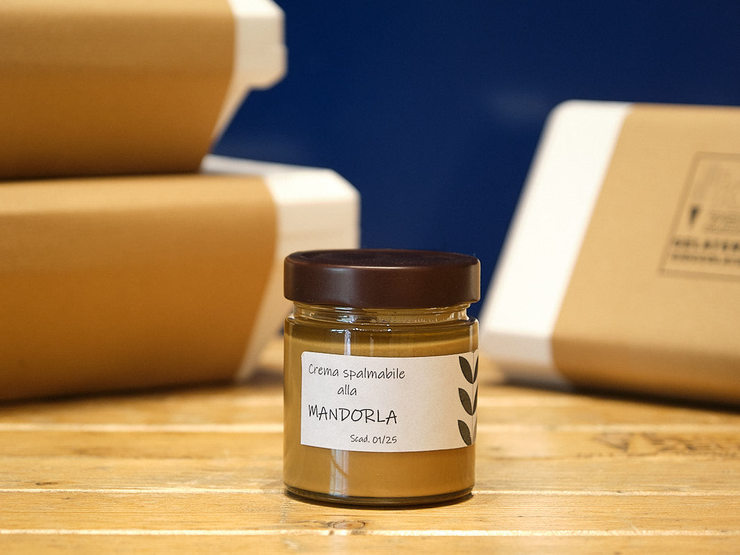 Fai la tua spesa online di qualità su Vivery direttamente dai piccoli negozi di Milano e ricevi in giornata Crema spalmabile artigianale alla mandorla. Vivery è il tuo negozio online di qualità, dove trovi il gelato 100% artigianale con tanti gusti anche senza lattorio. Scopri su Vivery la nostra selezione di gelati e torte artigianali. Consegna in giornata e al piano in tutta Milano!