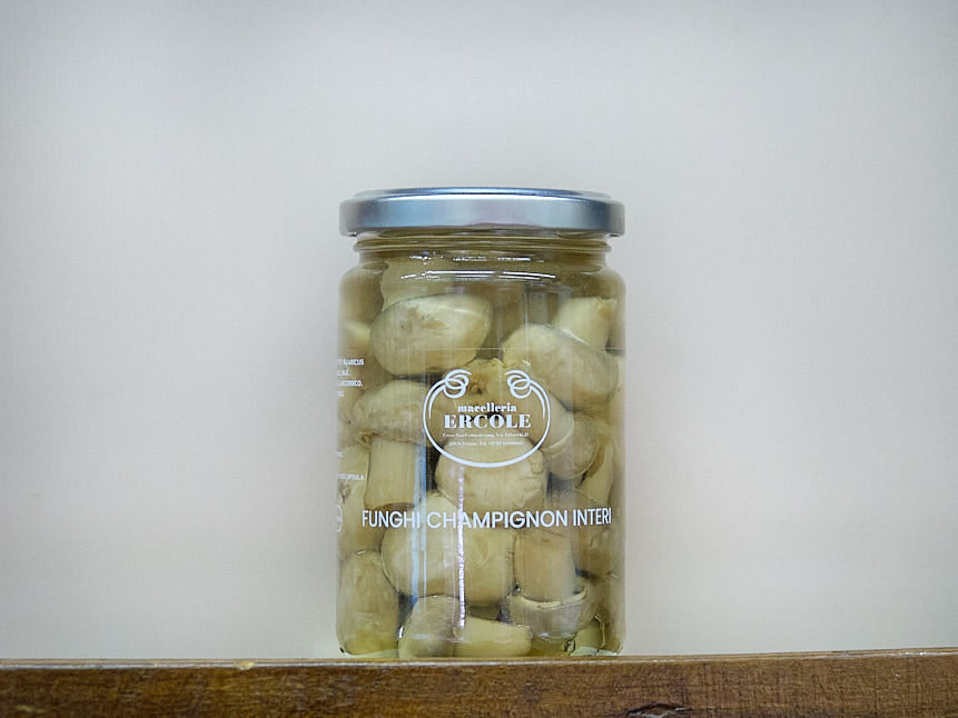 Fai la tua spesa online di qualità su Vivery direttamente dai piccoli negozi di Milano e ricevi in giornata Funghi Champignon interi. Vivery è il tuo negozio online di qualità, dove trovi i migliori prodotti da dispensa come conserve, snak, passate, sughi, legumi e tanto altro. Scopri su Vivery la nostra selezione di prodotti da dispensa. Consegna in giornata e al piano in tutta Milano!